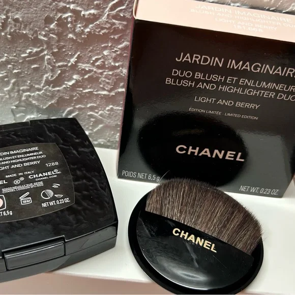 CHANEL Blush Duo - Deep Pink and Soft Rose - Picture 5 of 5